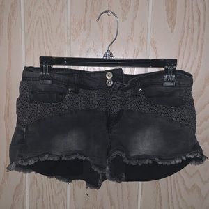 Lei Black Flower Lace Detailed Shorts